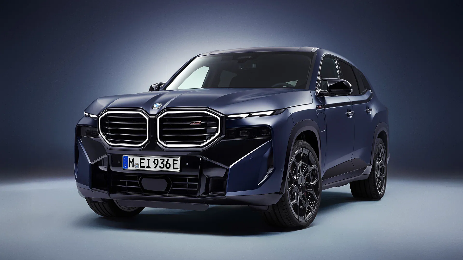 BMW XM Drops Base V8 Version: A Strategic Shift in the Luxury SUV ...